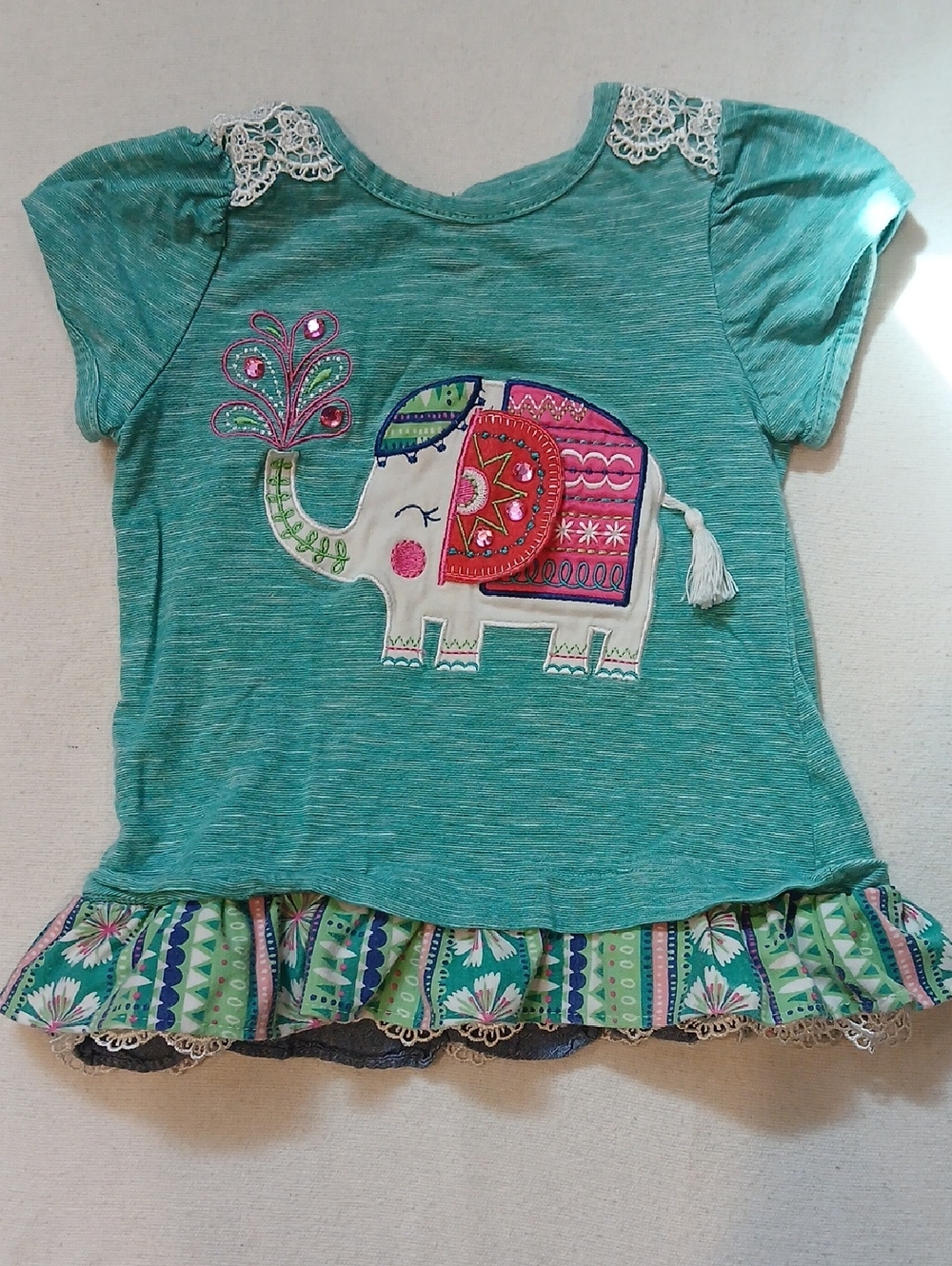 Rare Editions Teal Short Sleeve Elephant Applique Top with Multicolor Accents